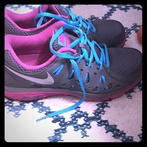 NIKE sneakers Size 8 Grey/ teal/pink